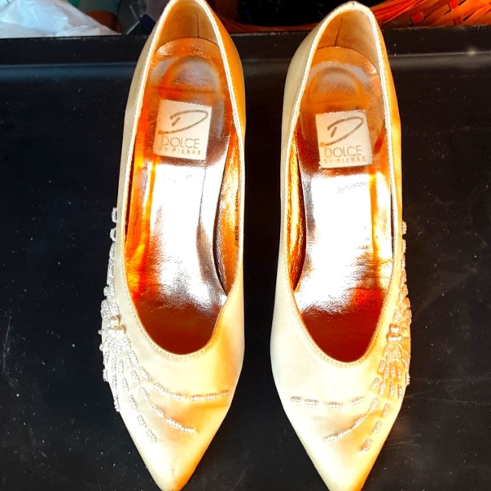 DOLCE BY PIERRE HIGH HEEL SHOES  NRMINT CONDITION
